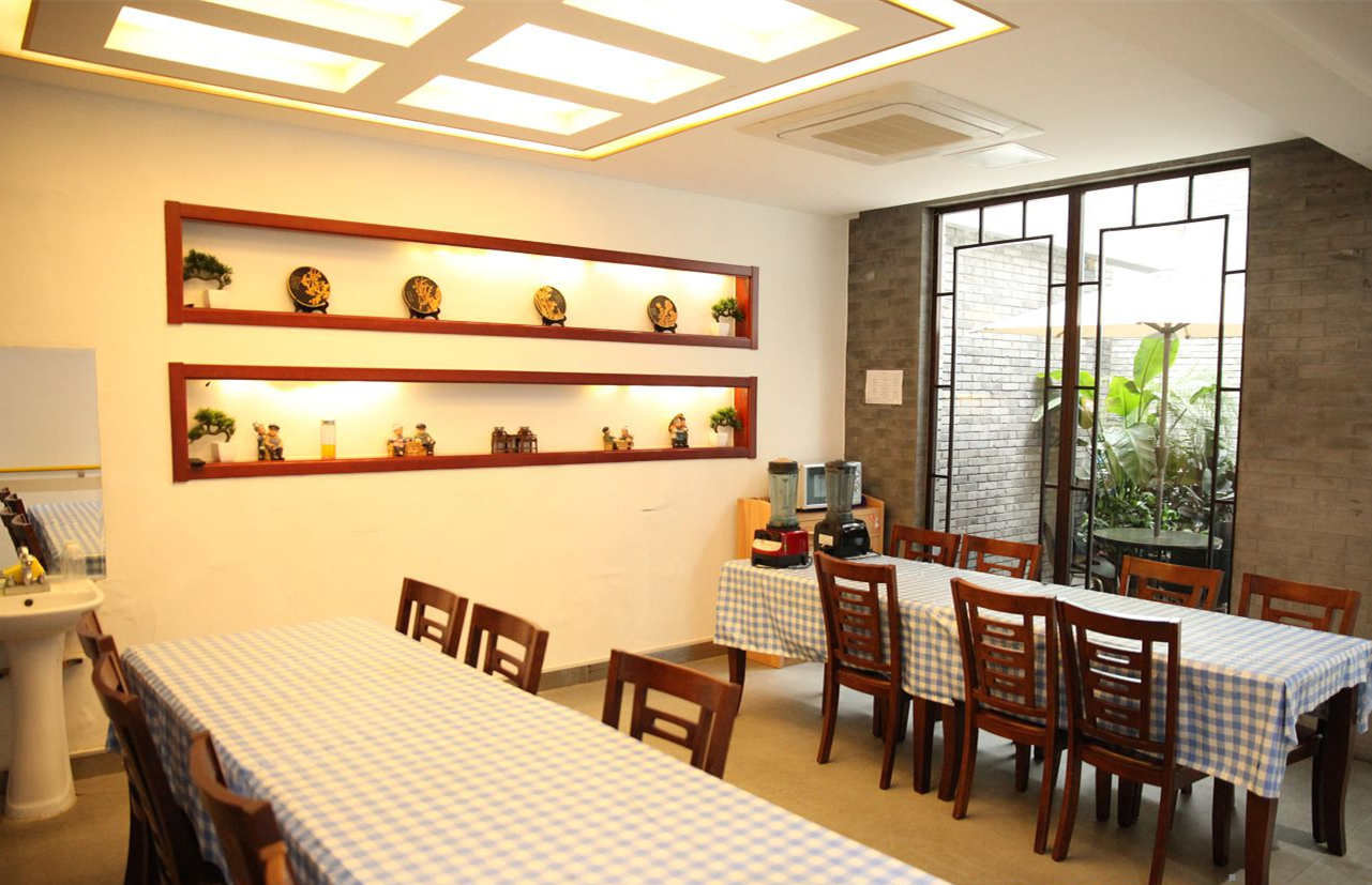 養(yǎng)老產(chǎn)業(yè)亂收費(fèi)該如何選擇？